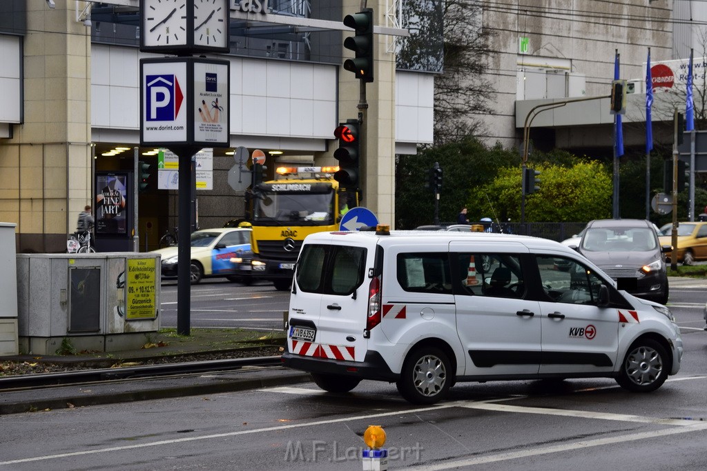 VU PKW KVB Bahn Koeln Deutz Deutz Muelheimerstr P77.JPG - Miklos Laubert